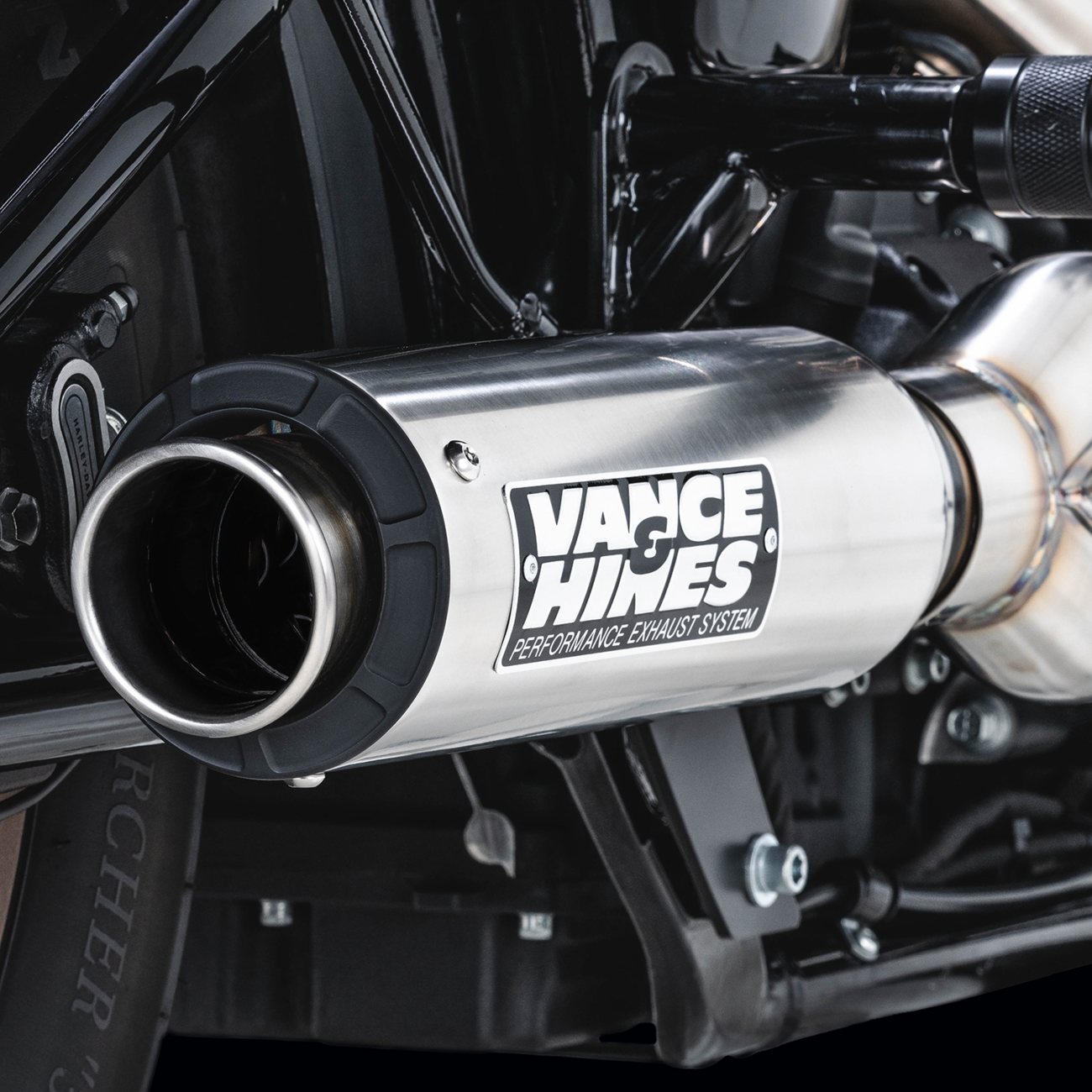 Vance & Hines Supersport 2-into-1 Exhaust System for M8 Softails