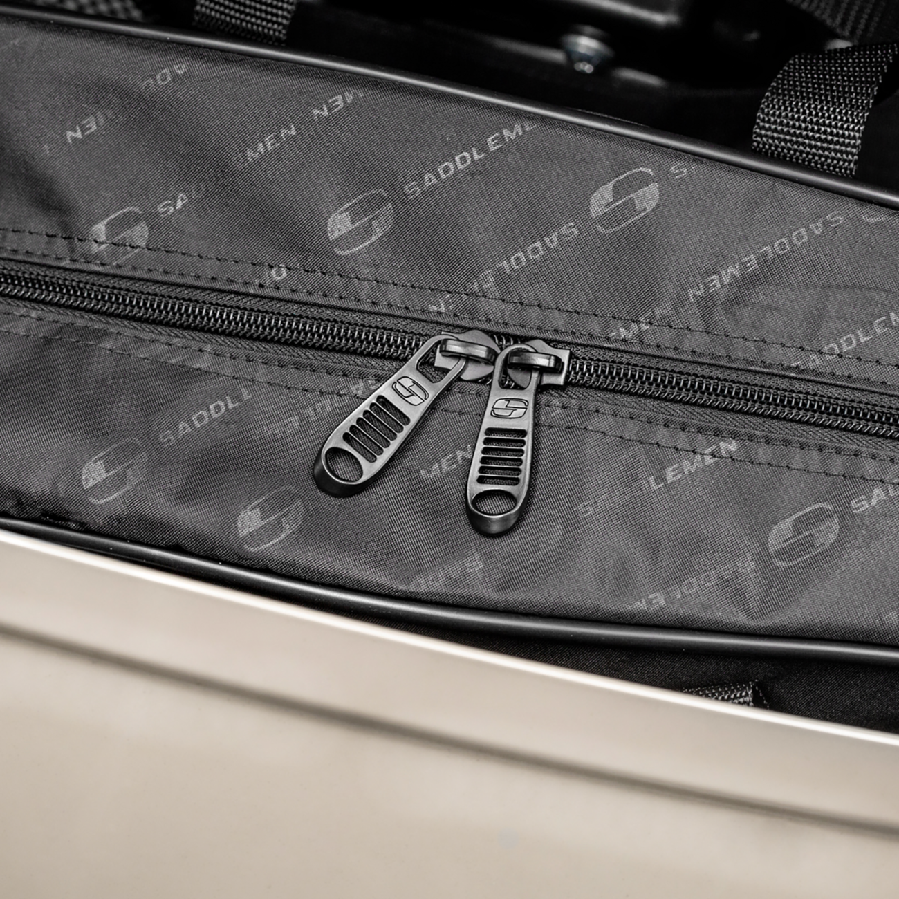saddlemen-saddlebag-liners-fxlrst-2022-2024