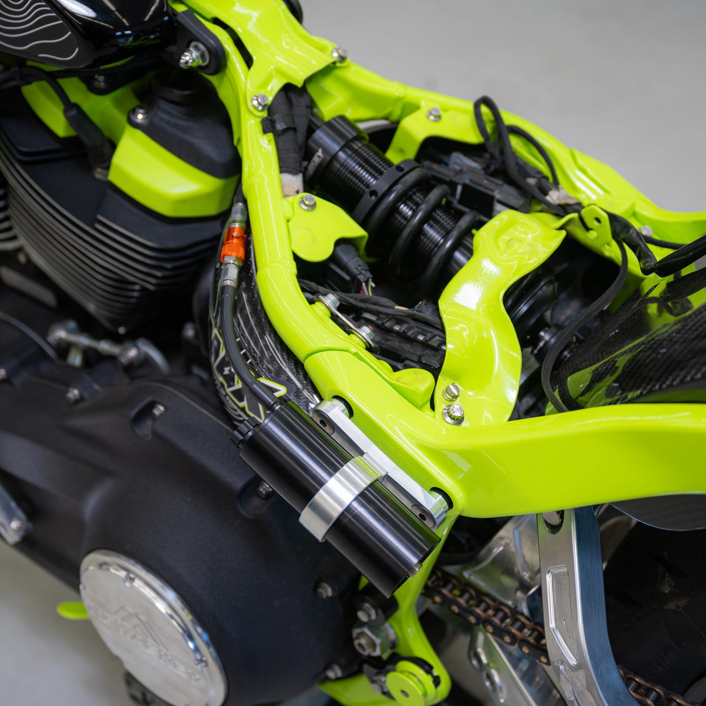 Nowaskey M8 Softail Remote Reservoir Shock