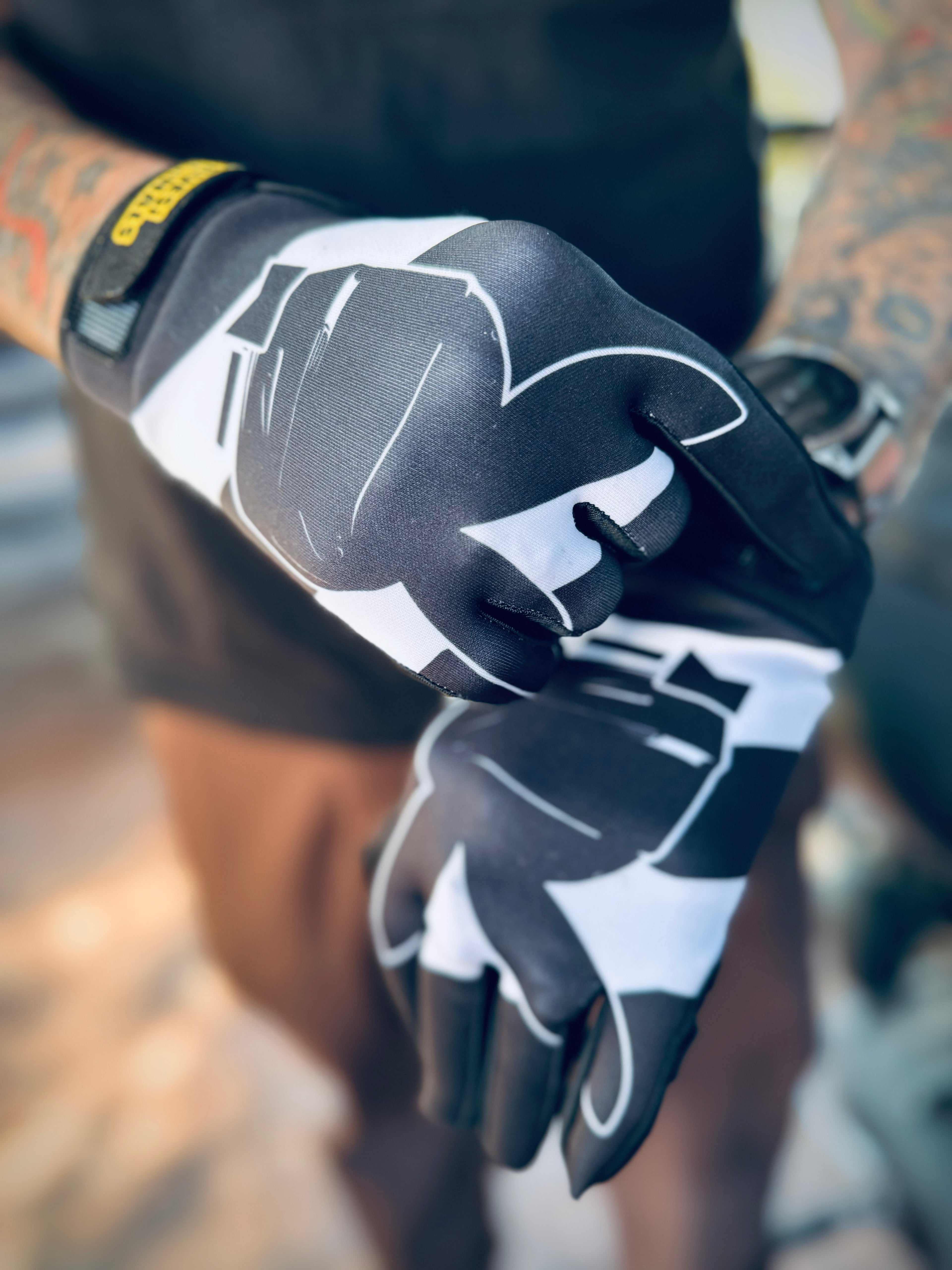 “Stunt Bunny” Moto Gloves