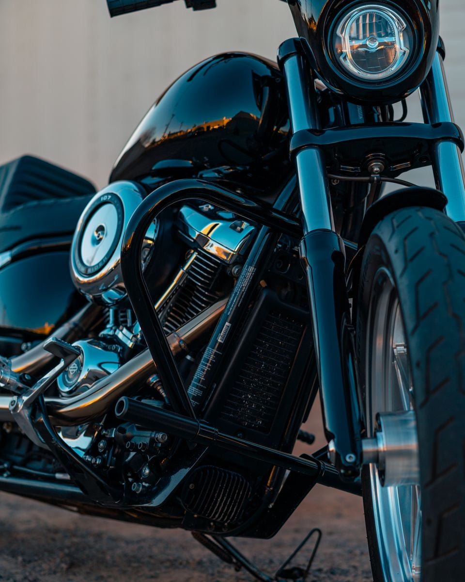 Kruesi Originals M8 Softail "K Bar"